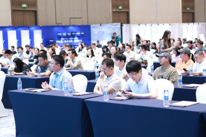 一場發(fā)布會，一場千人狂歡嘉年華 | 2025萬磊廣佛千人行完滿成功
